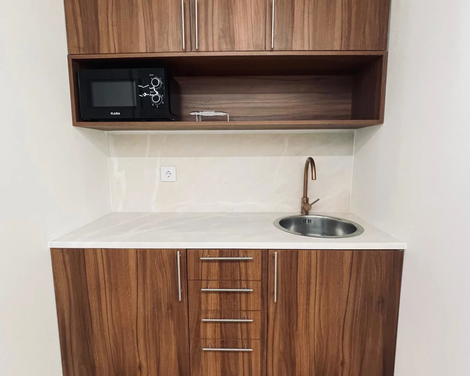 Ceco Wellness 42